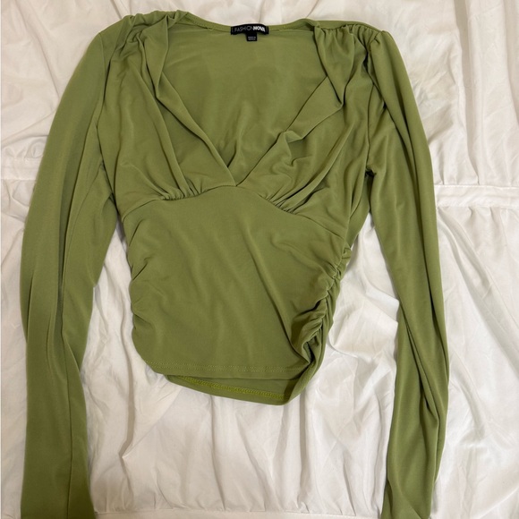 Green tops bundle!! BRAND NEW - Picture 1 of 3